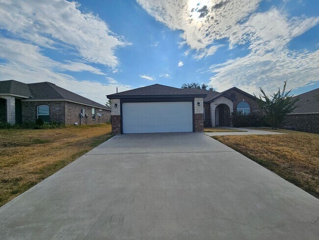 5104 Charles Lp