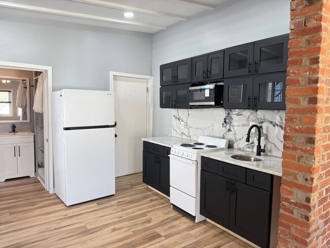122 College Ave Unit 3