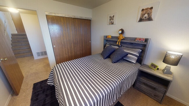 Photo - 372 Norbeck Ct