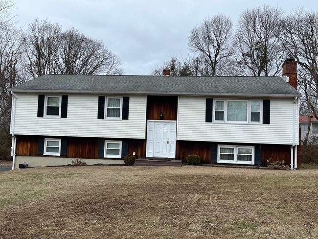 Front View - 5 Saddle Dr House