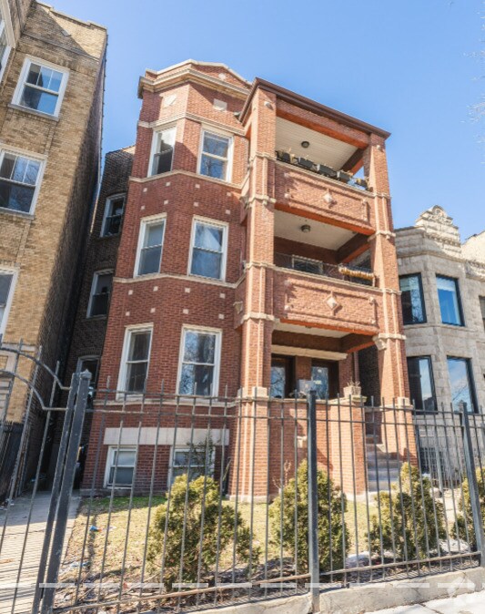 Building Photo - 1010 N Kedzie Ave Unit 1 Rental