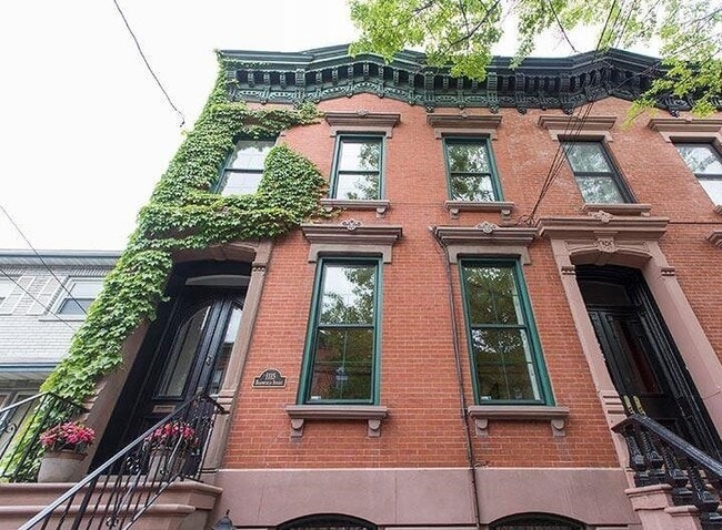 Building Photo - 1115 Bloomfield St Unit GRDN