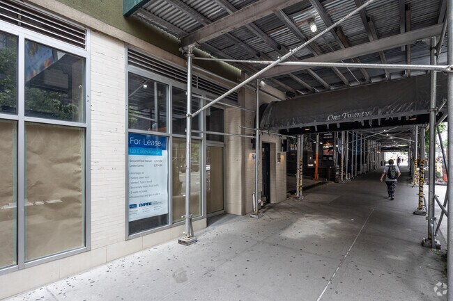 Entrance - 120 E 86th St