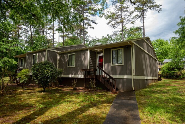 Photo - 303 Chesswood Dr Townhome