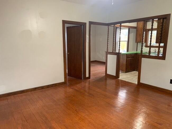 Building Photo - 347 Lawton St Unit 2