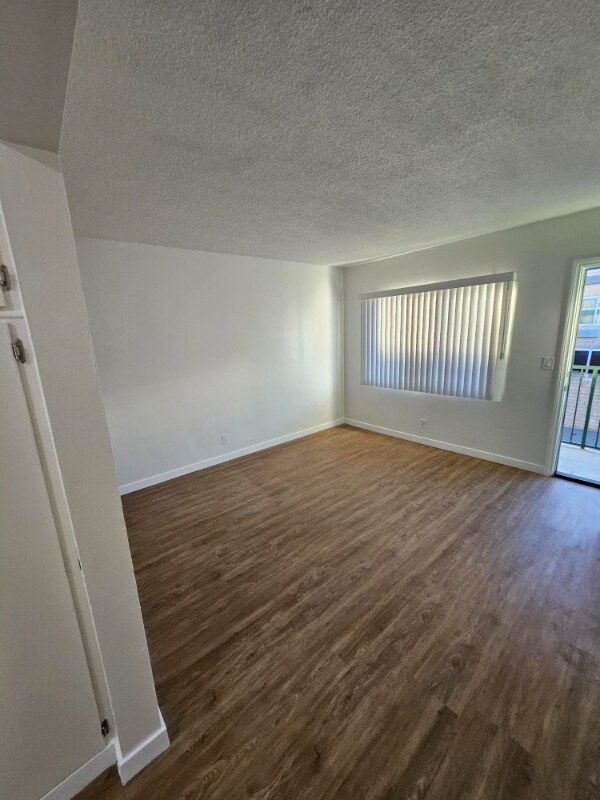 14926 Hawthorne Blvd Apartment For Rent in Lawndale, CA