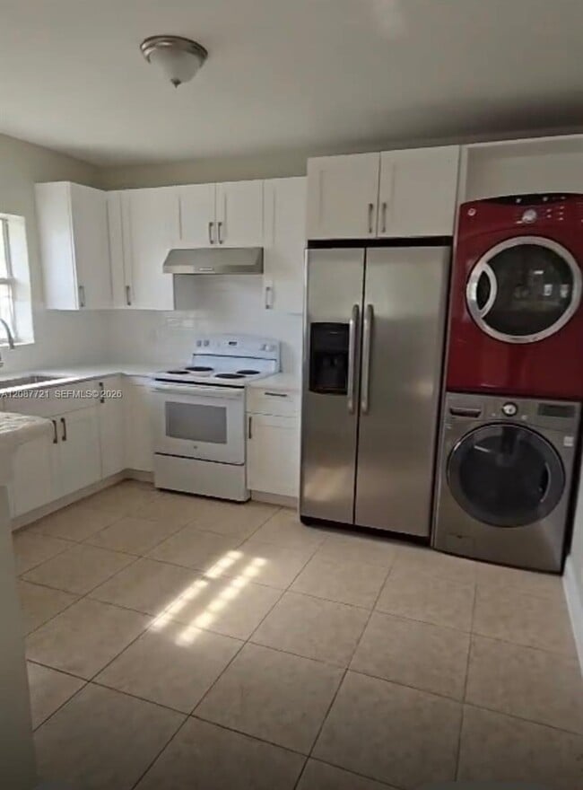 Building Photo - 5901 NW 7th Pl Unit 1
