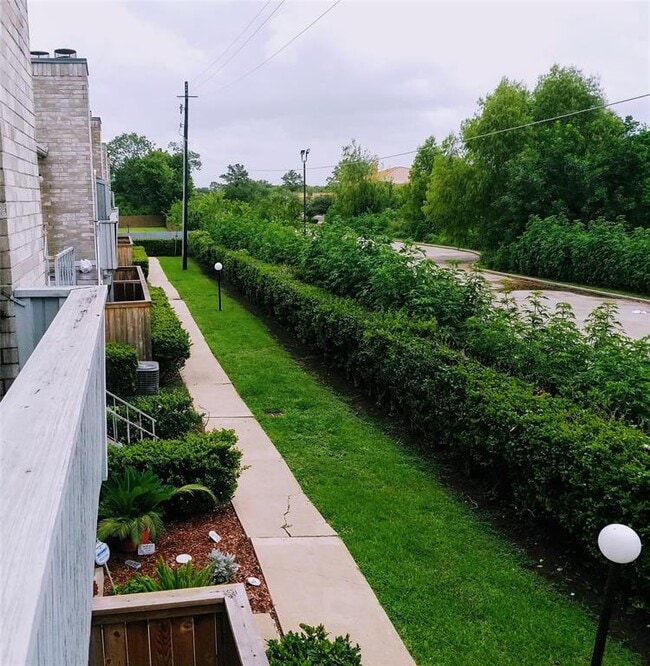 Photo - 10853 Braes Bend Dr