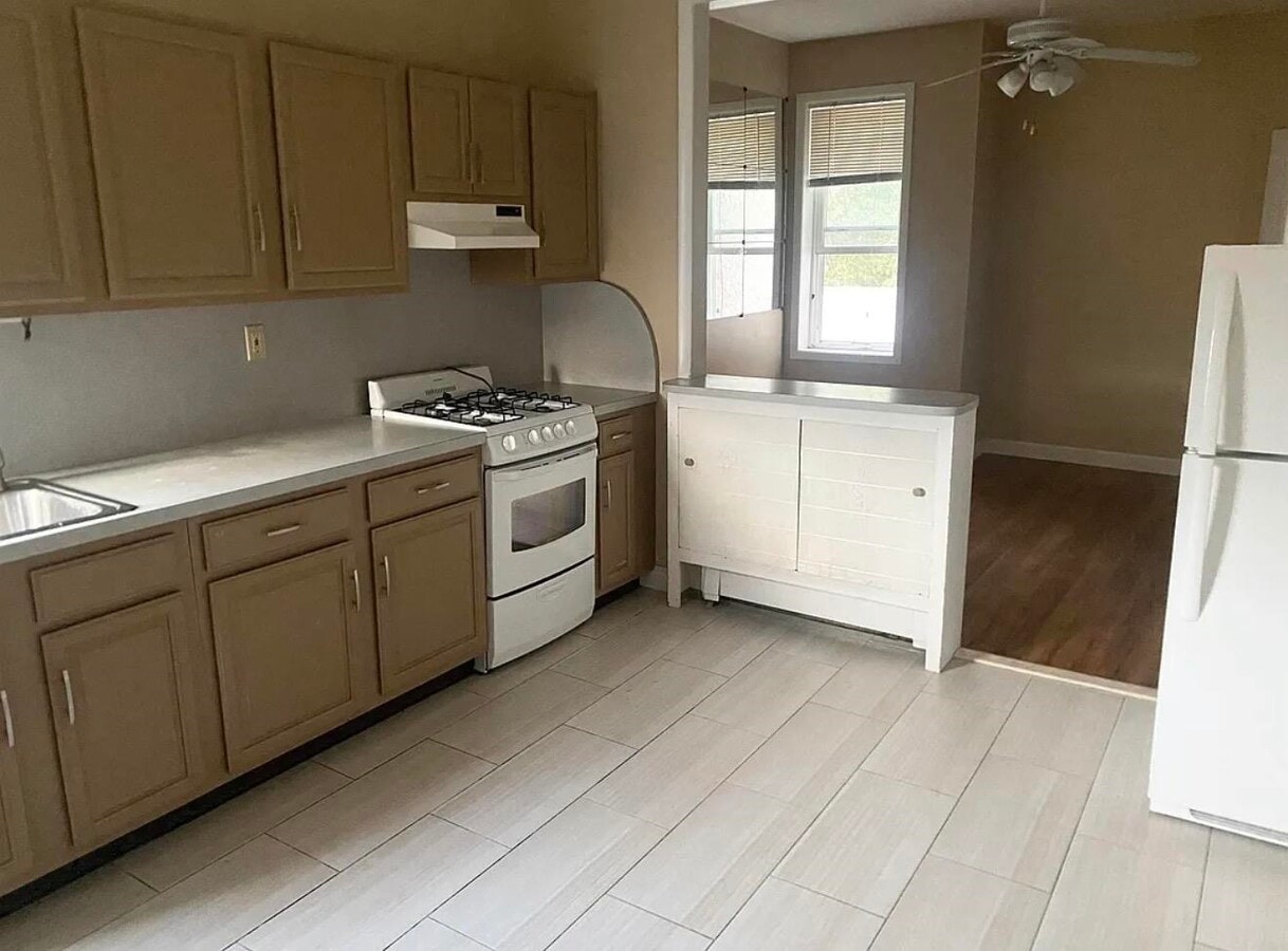 Photo - 47 Wales Ave