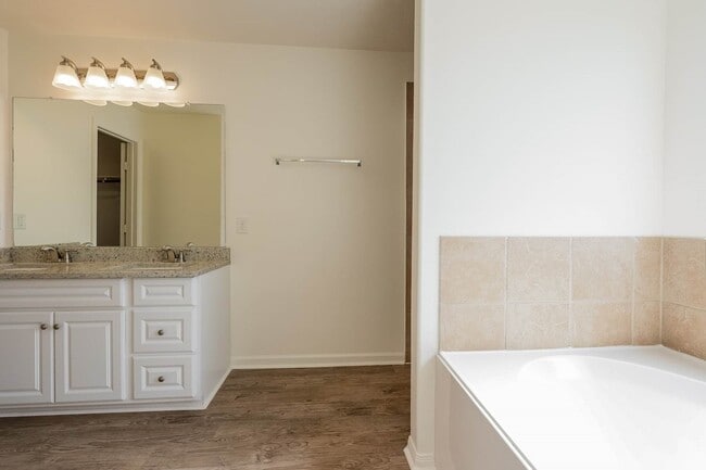 Photo - 922 Doubletree Glen Dr