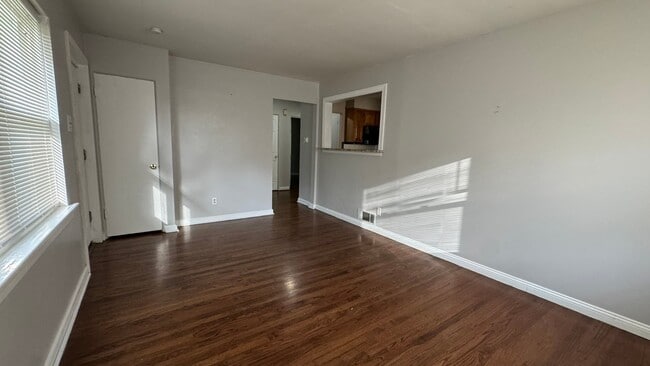 Photo - 7814 Wayne Ave