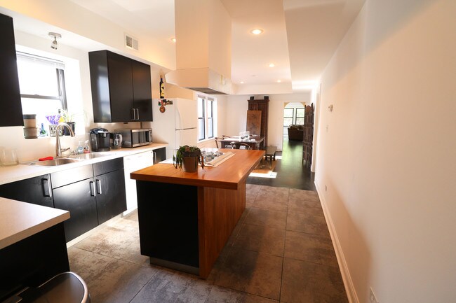 Photo - 2209 W Arthur Ave Unit 3