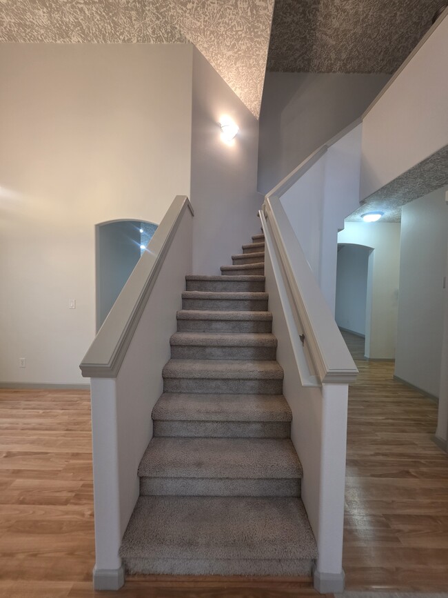 Building Photo - 4373 Hearth St NE