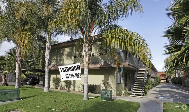 Woodlawn Apartments - Woodlawn Apartments