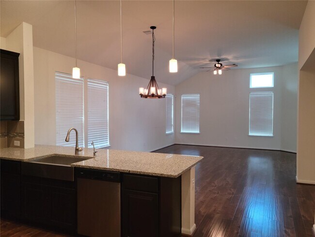Photo - 1128 Swinford Ct