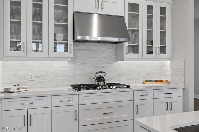 Building Photo - 15345 Aprile St