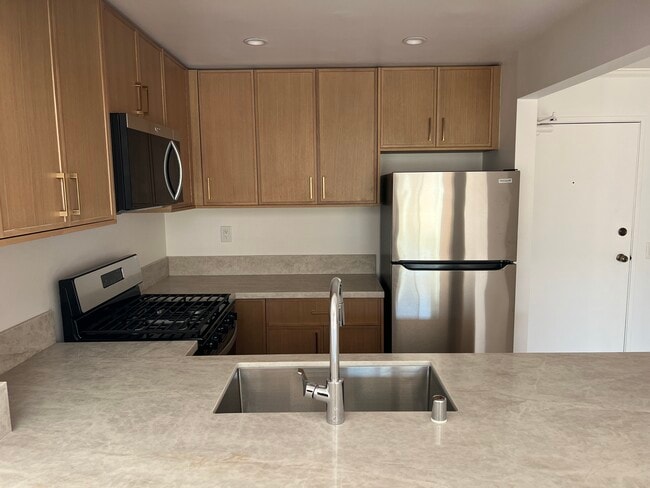 Photo - 1517 Armacost Ave Unidad 102