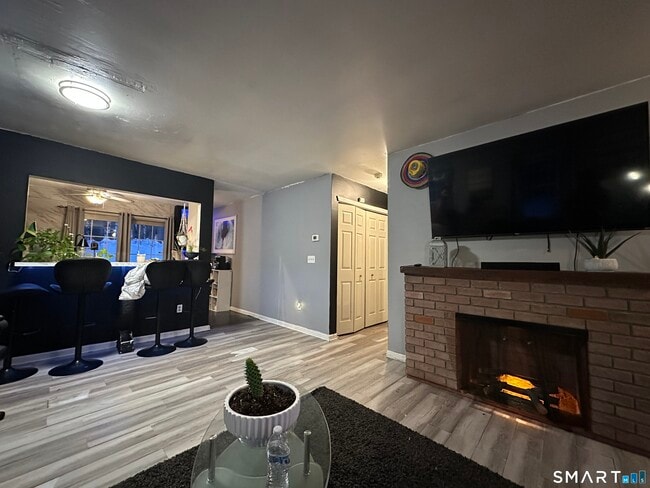 Photo - 203 Oakland St