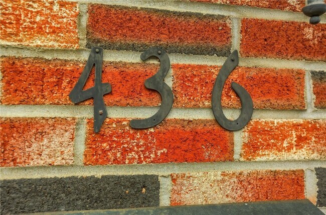 Photo - 436 Brierly Ln