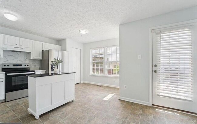 Photo - 11 Gemstone Ct