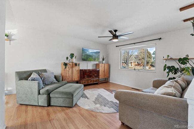 Photo - 1438 Laurette Dr