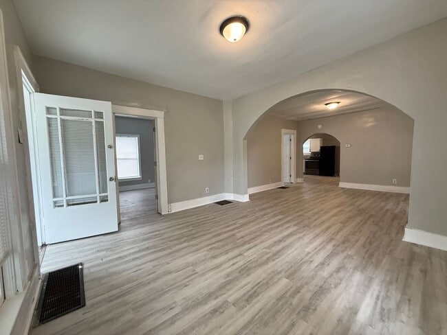 Building Photo - For Rent: 1203 S Shipley! Spacious 2 Bedroom Home! - New Appliances, Washer & Dryer Hookups inclu...