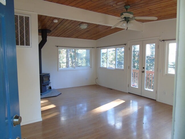 Photo - 1708 Sapphire Trail