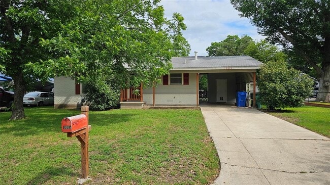 Photo - 1005 Cecelia St
