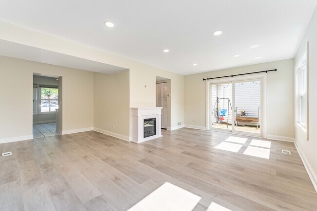Photo - 1430 Ash Ct