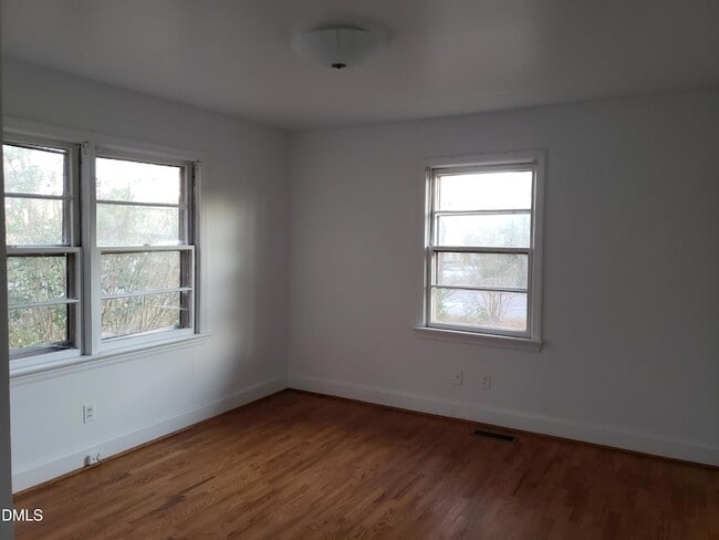 Photo - 203 Williamson St