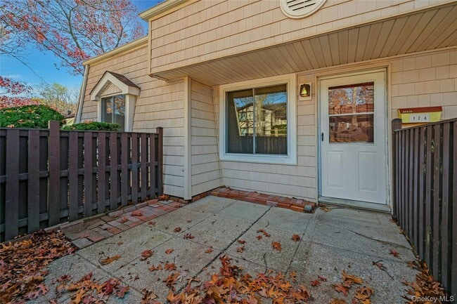 Building Photo - 174 Sagamore Hills Dr