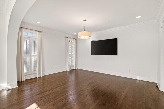 Photo - 16 Conifer Cir NE