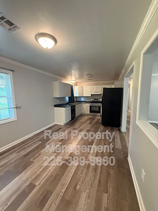 Photo - 160 Ebony Dr