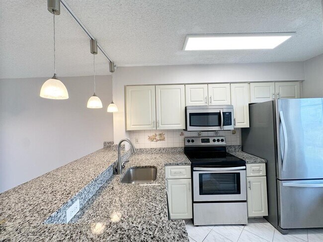 2220 N Cypress Bend Dr Unidad 503