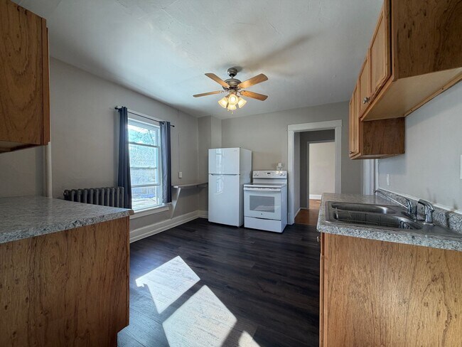 Photo - 1865 Fischer St Unidad Nicely Updated Duplex!
