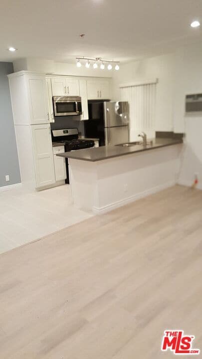 Building Photo - 1132 S Oakhurst Dr Unit 8