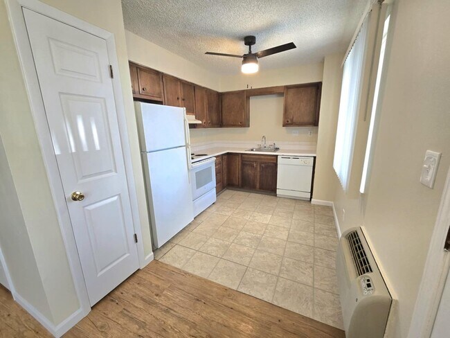 Photo - 2953 State Farm Rd Unidad #2