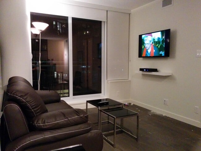 Building Photo - 1009 Harwood St