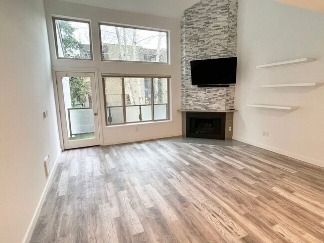 Photo - Remodeled End-Unit Condo in Sand Point wit...