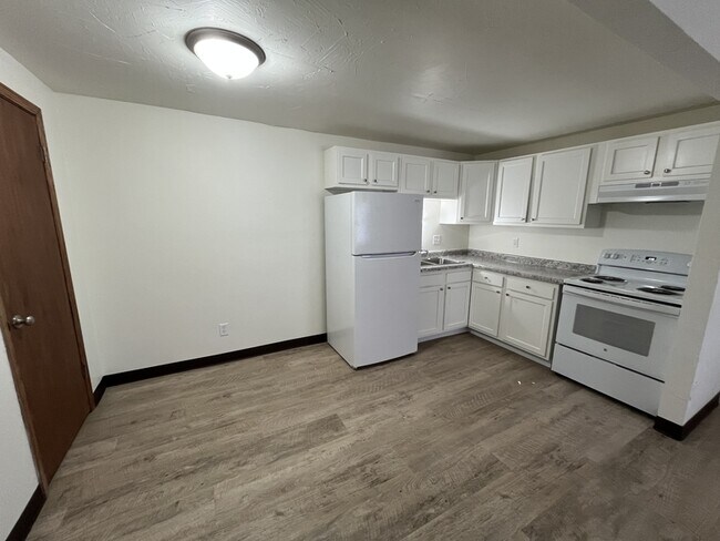 Photo - 523 Spinnaker Ln