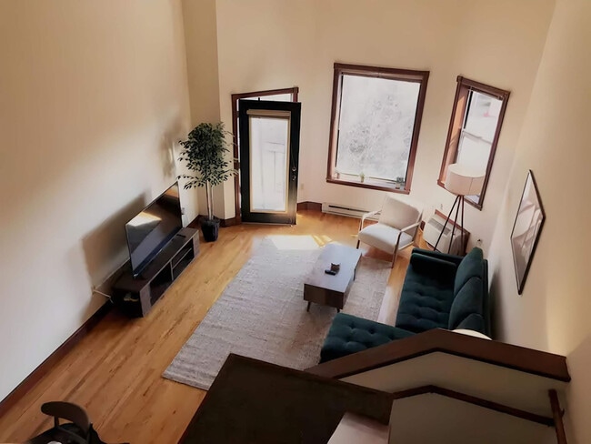 Photo - 402 W Dayton St Unit ID1377413P