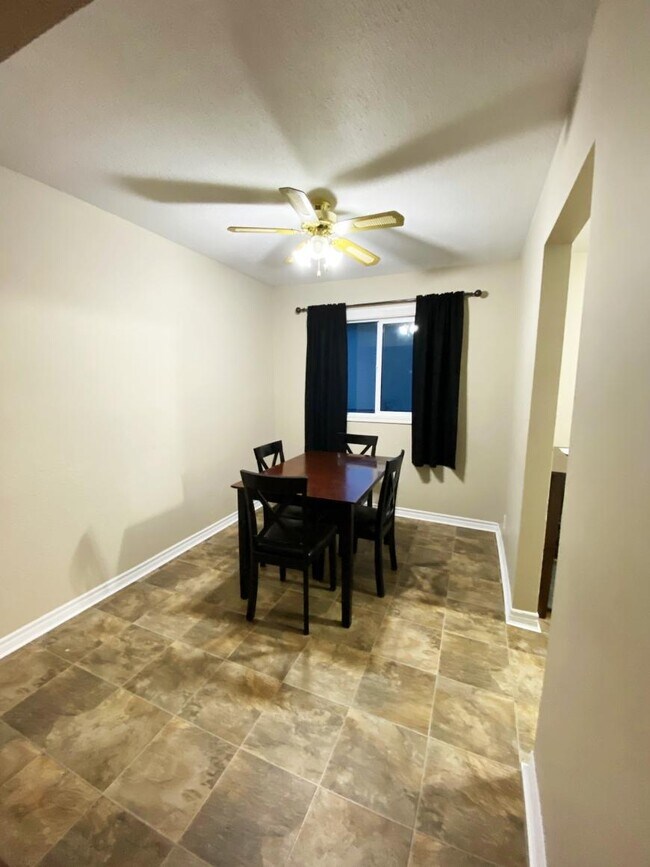 Photo - 3 bedroom in Kitimat BC V8C 1W3