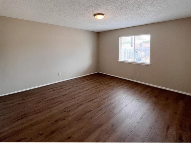 Photo - 3122 Windmill St