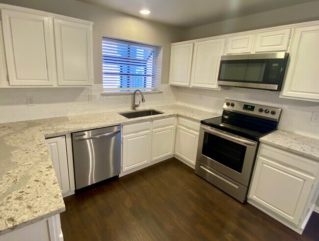 Photo - 3924 Denham Way