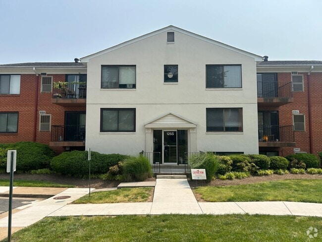 Building Photo - One Bedroom One Bathroom Condo in Leesburg...