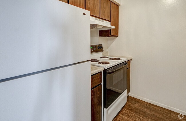 Building Photo - The Woods of Eagle Creek Rental