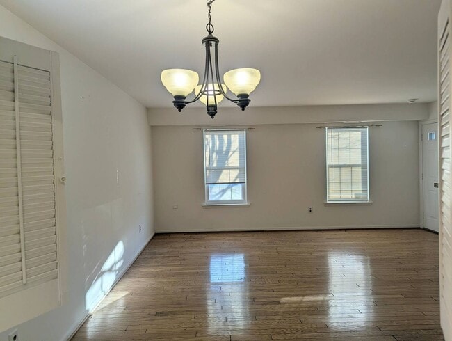 Photo - 2BR MORGANDALE CONDO AVAIL. IMMED!!