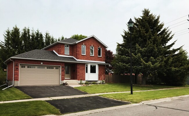 Building Photo - 540 Delanty Rd