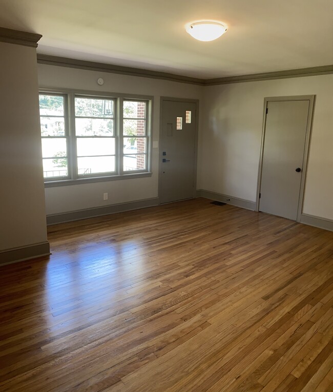 Photo - 552 Mellview Ave SW Townhome