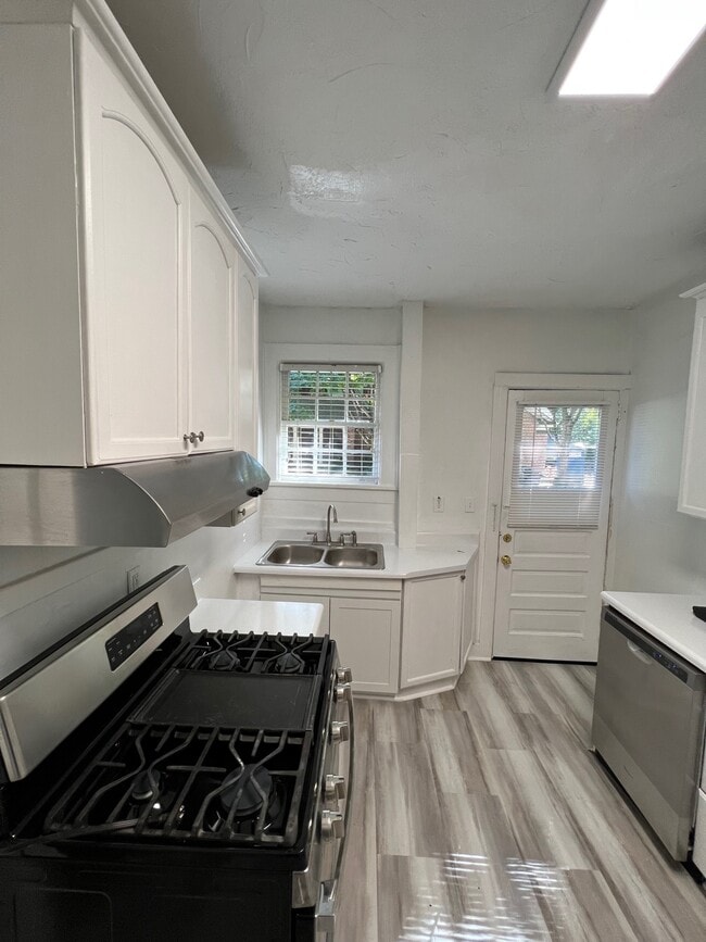 Kitchen to backyard - 1304 N Morningside Dr NE Unit Right